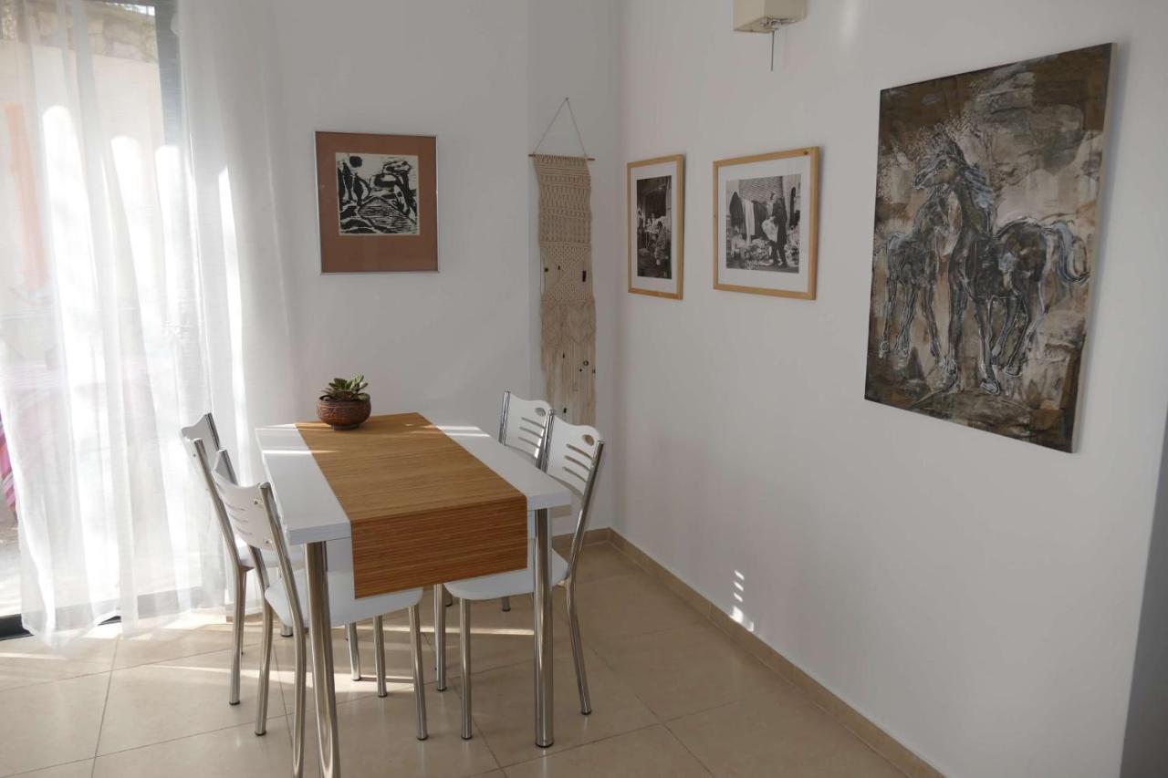 בית האומנים Artist Home 内韦伊兰 外观 照片