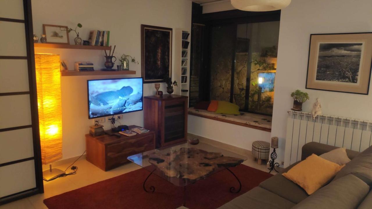 בית האומנים Artist Home 内韦伊兰 外观 照片